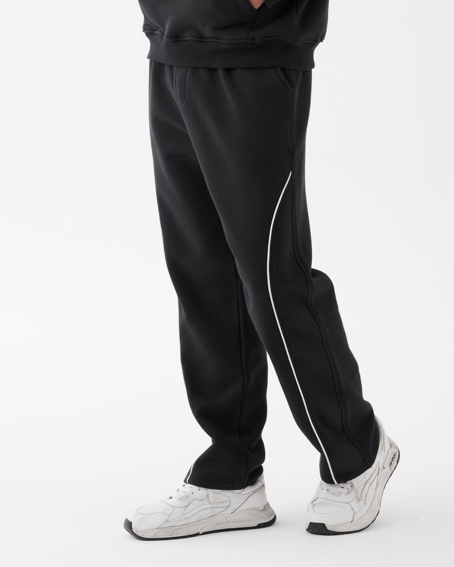 Black Relaxed Wide-Leg Pants - Side Line