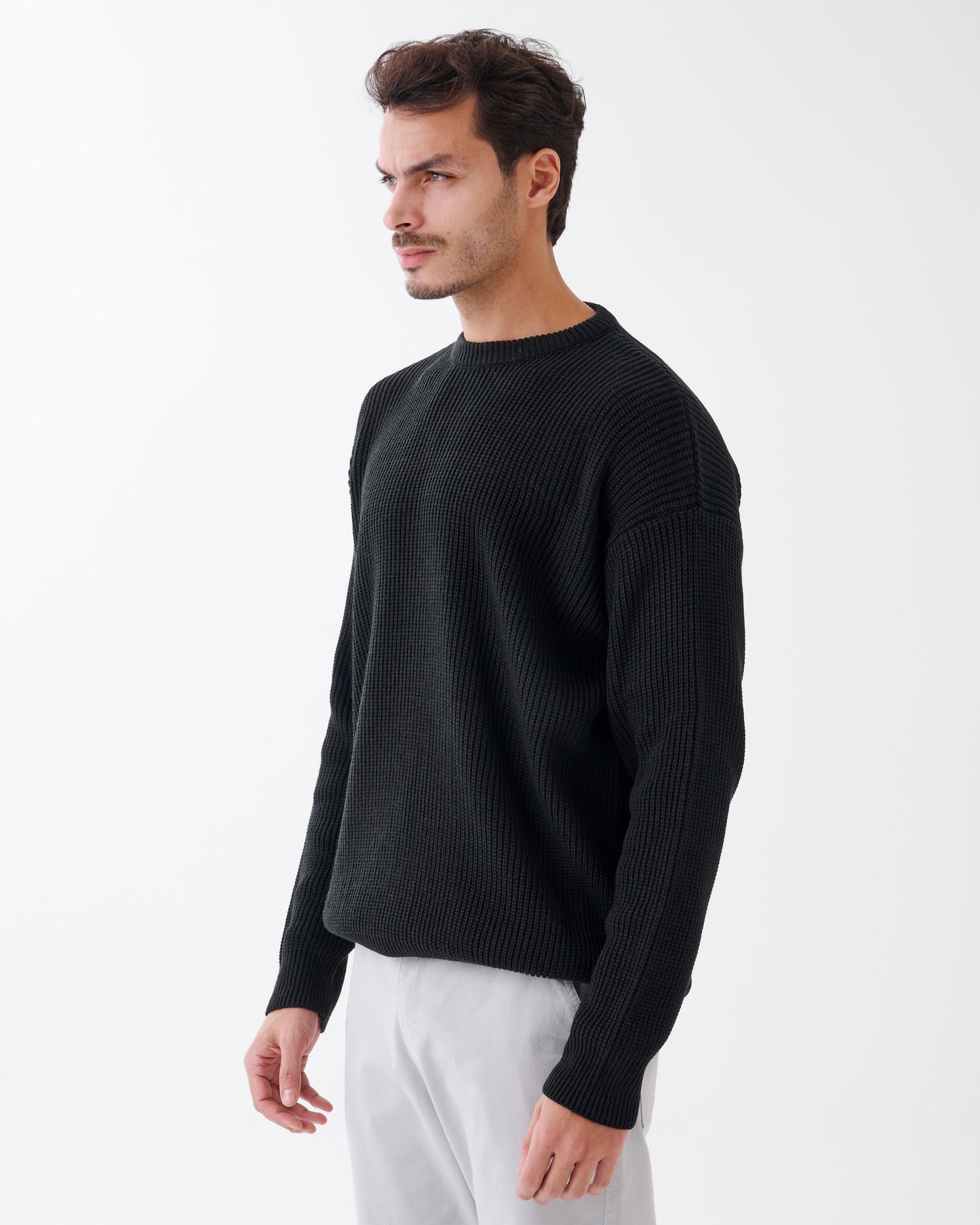 Round Neck Black Comfortable Knitted Sweater